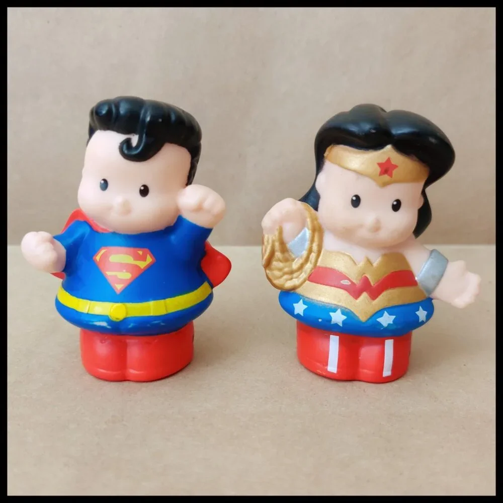 4x Fisher Price Little People -DC Heroes- Superman, Wonder Woman, Batgirl, Robin - Picture 2 of 15